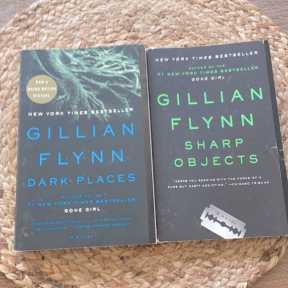 Set of 2 Books | Gillian Flynn | Dark Places | Sharp Objects | Thriller - Picture 2 of 2